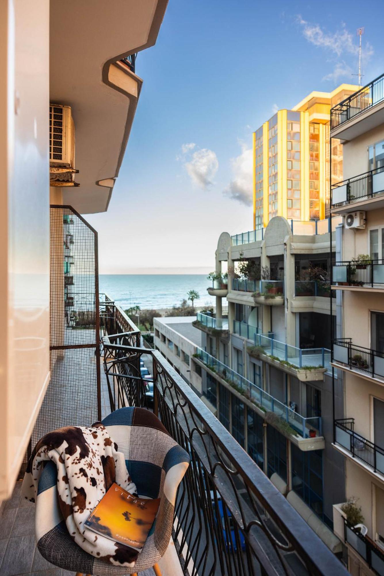Casa Dei Visionari - Mare Appartement Bari Buitenkant foto