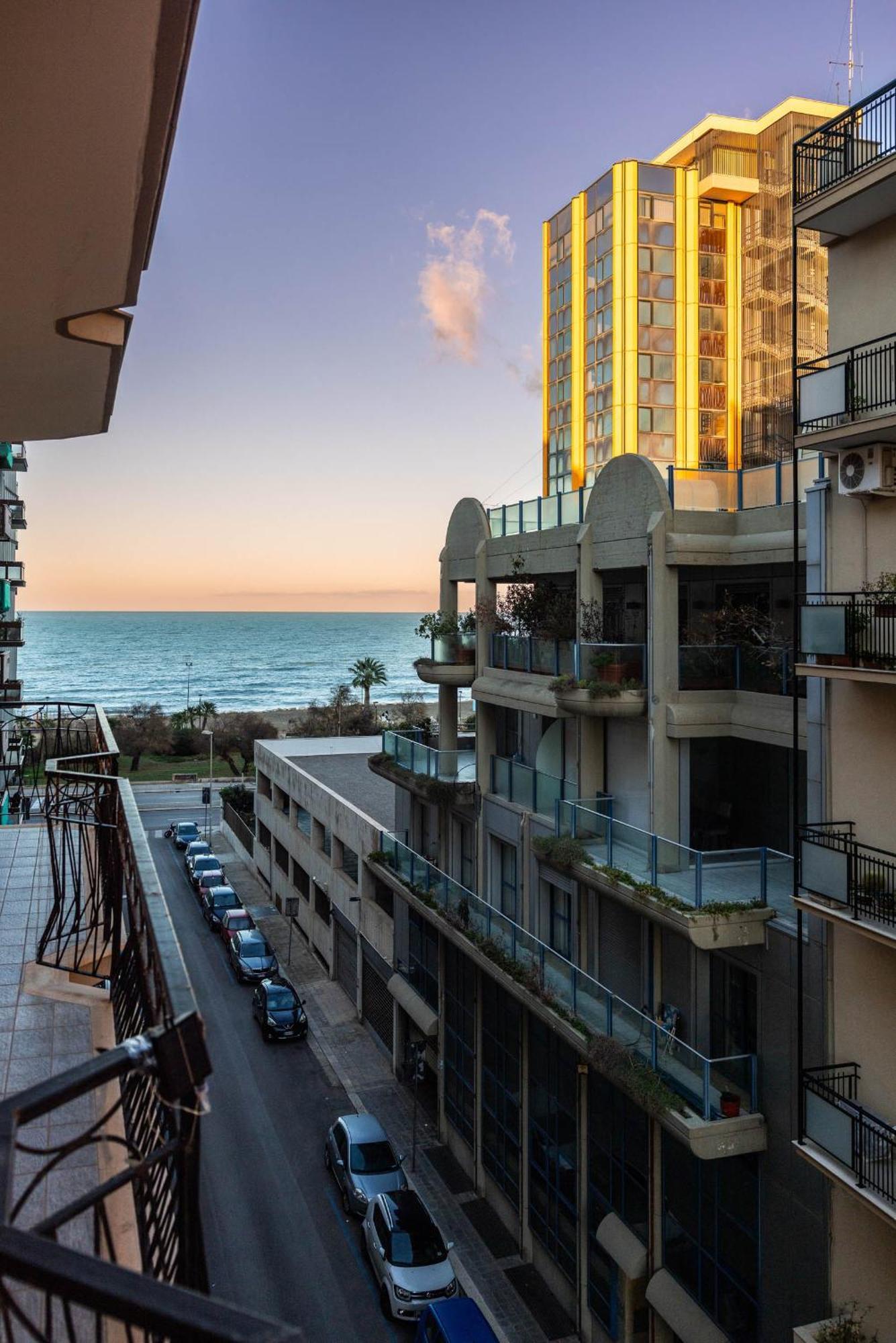 Casa Dei Visionari - Mare Appartement Bari Buitenkant foto